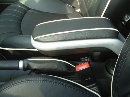 Redline Accessories Center Armrest