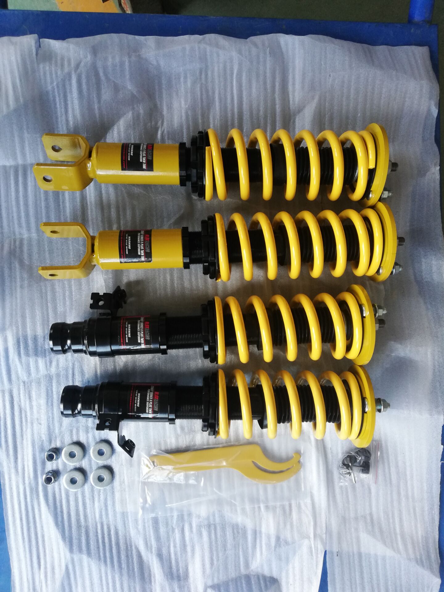 92-00 Civic EG EK / 94-01 Integra BLOX RACING STREET SERIES II PLUS TWIN-TUBE 32-WAY ADJUSTABLE COILOVER SYSTEMS