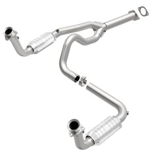 2000 GMC Savana 1500; 5.7, 8V Magnaflow Direct Fit Catalytic Converter with Gasket (49 State Legal)