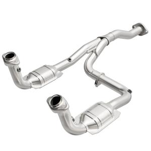 2006 Jeep Liberty; 3.7, 6V, 2005 Jeep Liberty; 3.7, 6V, 2007 Jeep Liberty; 3.7, 6V Magnaflow Direct Fit Catalytic Converter with Y-Pipe Assembly (49 State Legal)