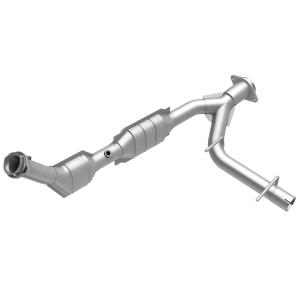 2003 Ford Expedition; 4.6, 8V, 2004 Ford Expedition; 4.6, 8V Magnaflow OEM Grade Direct Fit Catalytic Converter (49 State Legal)