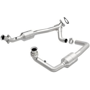 02 Ford Econoline E-150(V 8 5.4 LGAS), 03 Ford Econoline E-150 Club Wagon(V 8 5.4 LGAS) MagnaFlow OEM Grade Series Catalytic Converter - 2.5