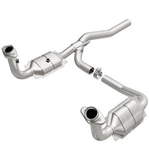 07-11 Dodge Nitro (V 6 4 LGAS) MagnaFlow OEM Grade Series Catalytic Converter - 2.5