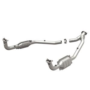 1997 Land Rover Defender 90; 4, 8V Magnaflow Direct Fit Catalytic Converter (49 State Legal)