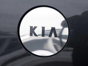 04-10 Kia Amanti 4 Door QAA Gas Door Cover with 