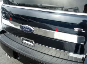 09-12 Ford Flex QAA Rear Tailgate Upper Trims