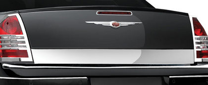 05-10 Chrysler 300 Restyling Ideas Trunk Lower Lip Molding