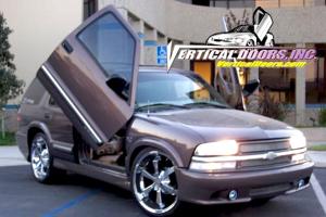 95-04 Chevrolet Blazer Vertical Doors, Inc. Vertical Doors - Direct Bolt-On