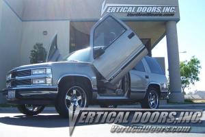 00-06 Chevy Tahoe Vertical Doors Inc Lambo Doors - Direct Bolt On Kit